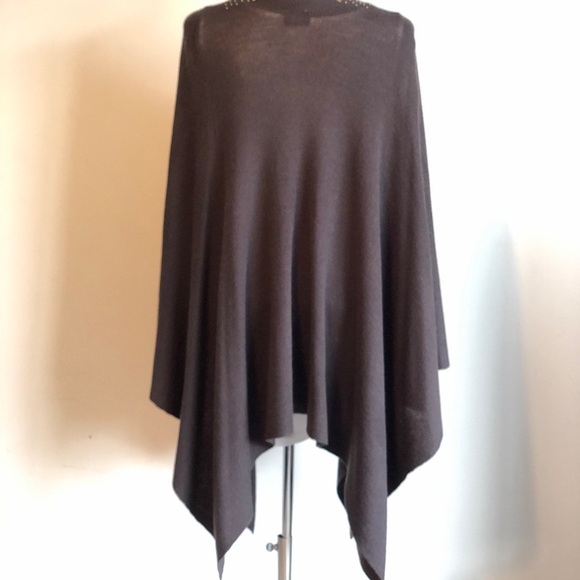 Collection fifty nine Poncho/Cape - Picture 3 of 4